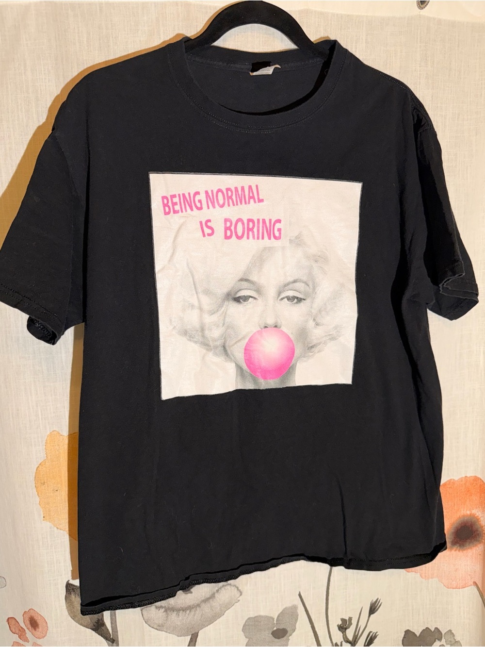 Graphic Black Tee with Marilyn Monroe Pink Bubble Print - Picture 3 of 6